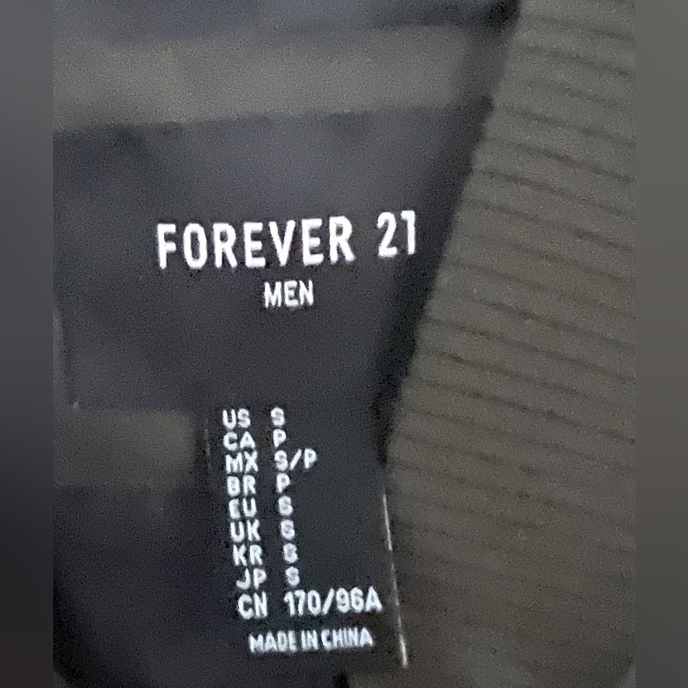 Size: M - Picture 2 of 3